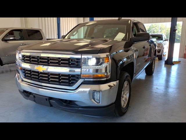 BUY CHEVROLET SILVERADO 1500 2018 4WD CREW CAB 143.5